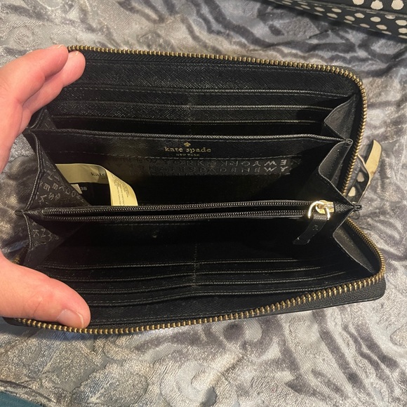 Kate spade polka dot handbag/shoulder strap accessory and matching wallet - Picture 1 of 10